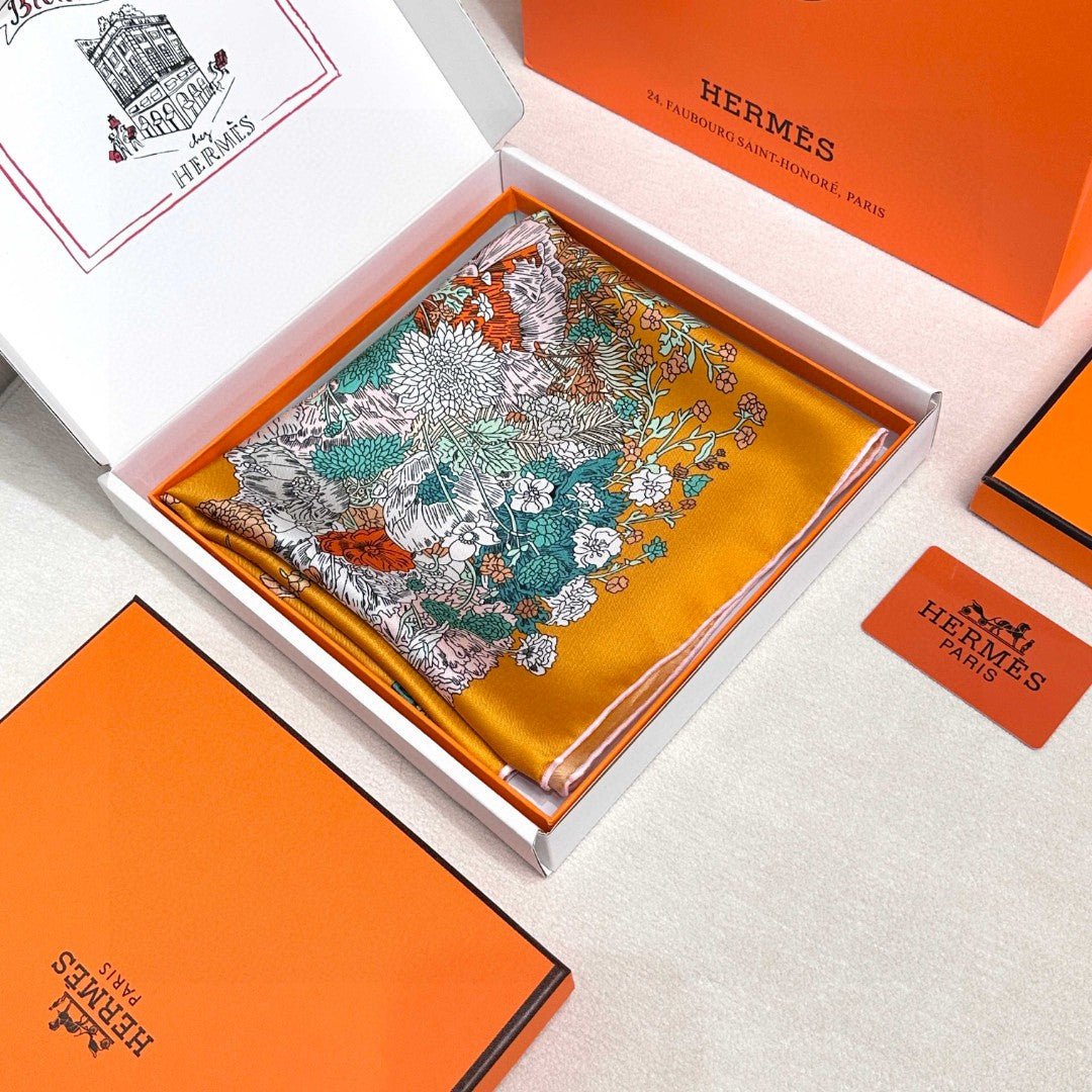 Alternative view of HERMES HERMES 25S SCARF 90 IN SILK 729031
