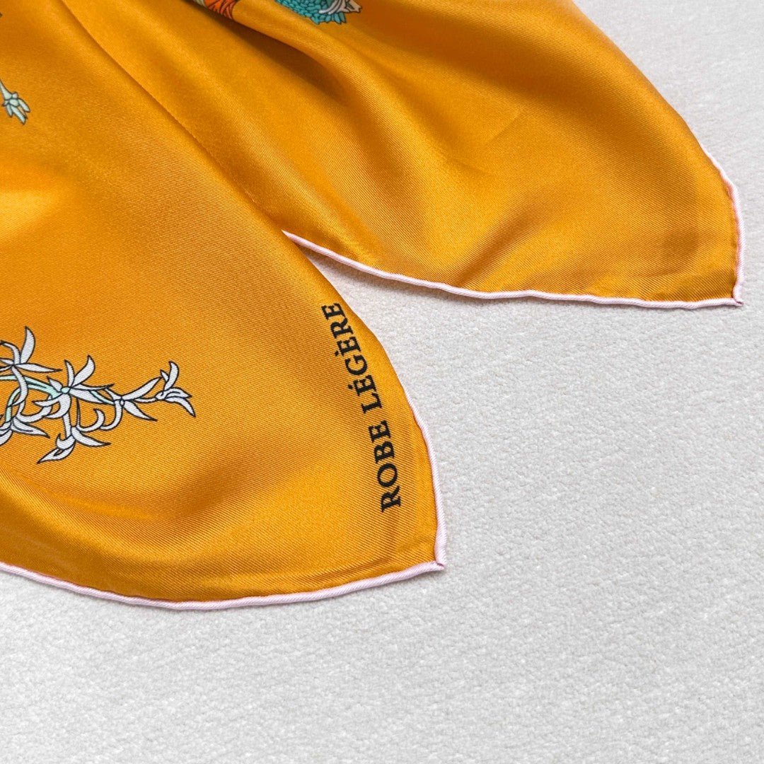 Hermès Cashmere Red Scarf - Image 8