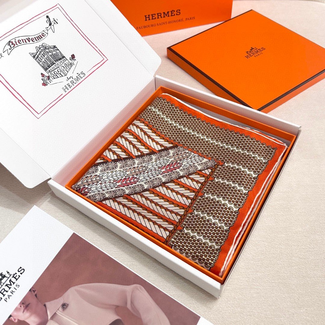 Alternative view of HERMES HERMES 25S SCARF 90 IN SILK 735856
