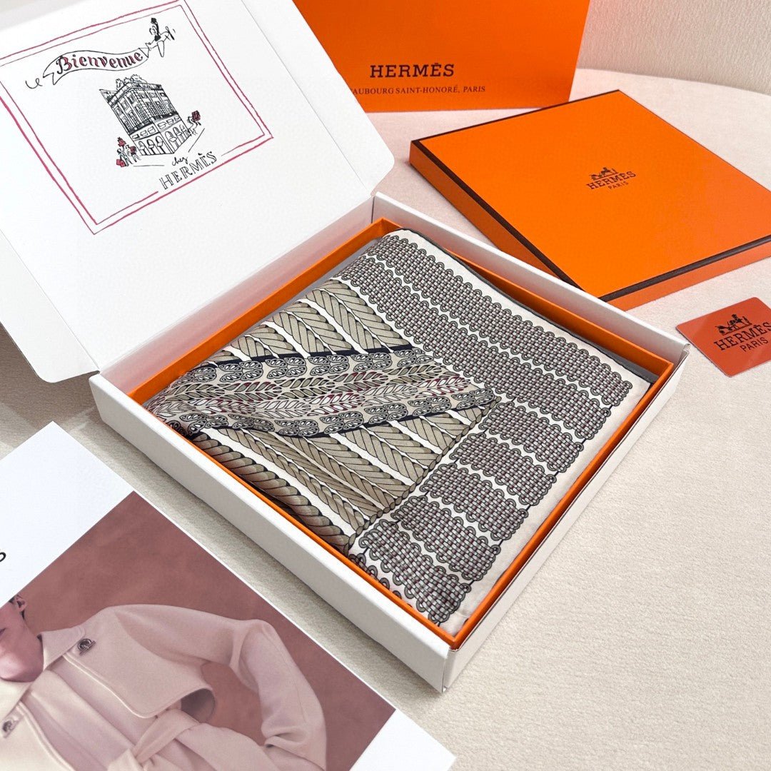 Alternative view of HERMES HERMES 25S SCARF 90 IN SILK 735857