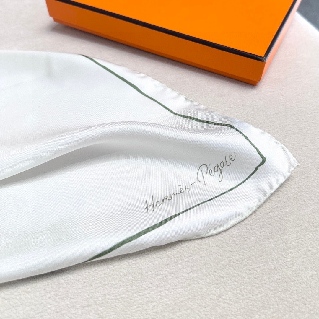 Hermès Classic Pure Silk Bird Twilly - Image 7