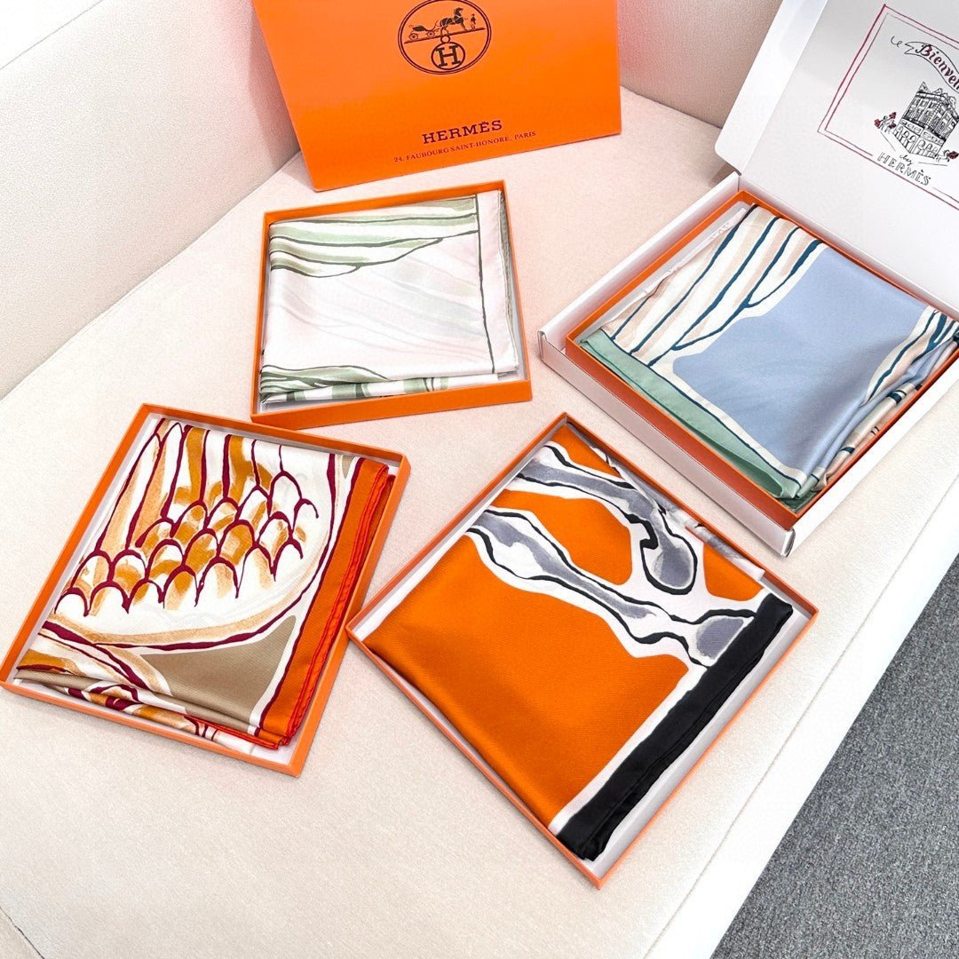 Hermès Classic Pure Silk Bird Twilly - Image 9