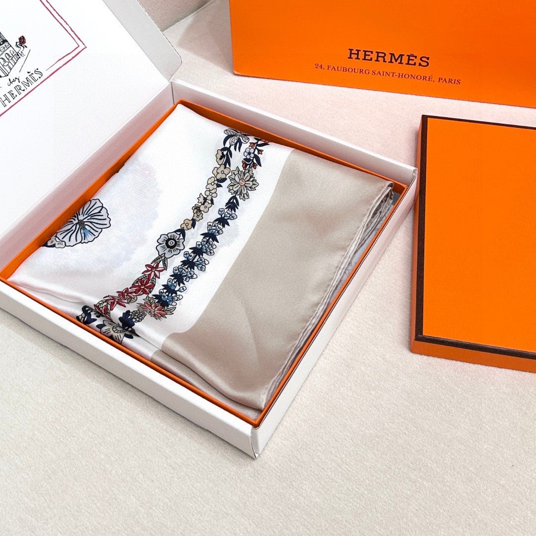 Alternative view of HERMES HERMES 25S SCARF 90 IN SILK 732127