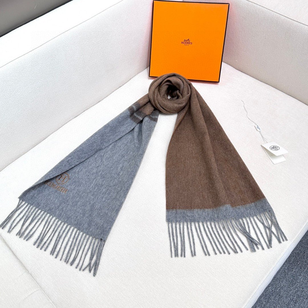 Alternative view of HERMES HERMES 25S SCARF 180 IN CASERE 854602