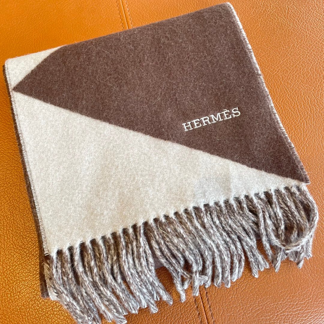 Alternative view of HERMES SCARF 150 CM IN CHOCOLATE BROWN MIX WHITE CASERE