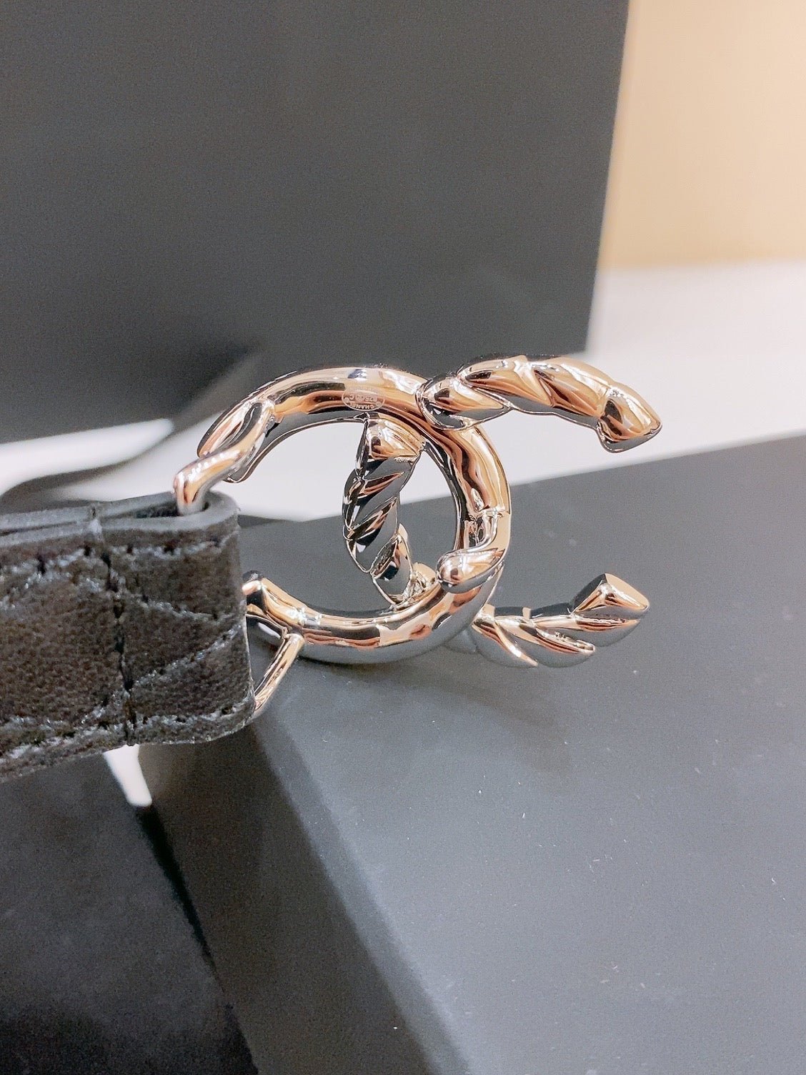 Chanel Quilt Silver Leather Belt - Image 4