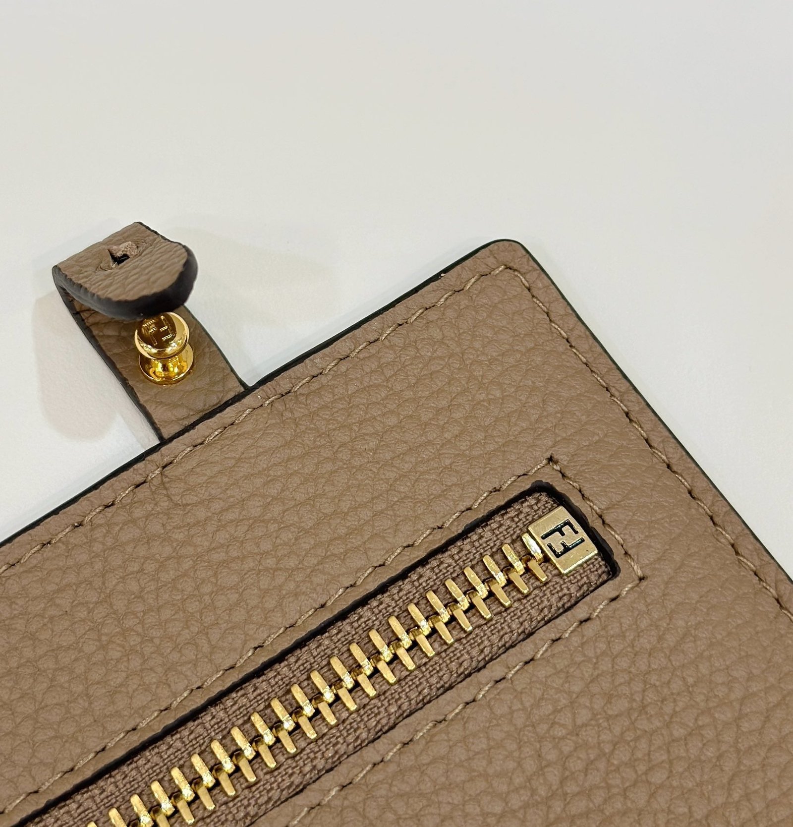 Fendi Roll 33 Tote Peanut Brown Mix White - Image 7