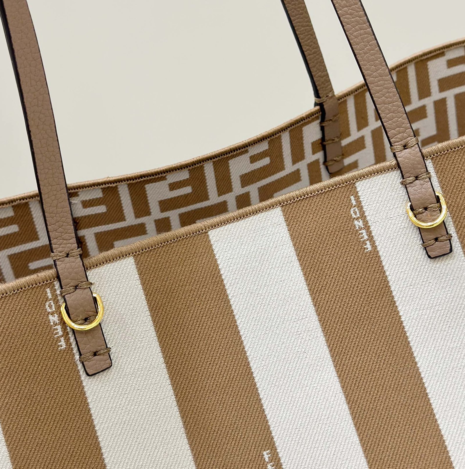 Fendi Roll 33 Tote Peanut Brown Mix White - Image 3