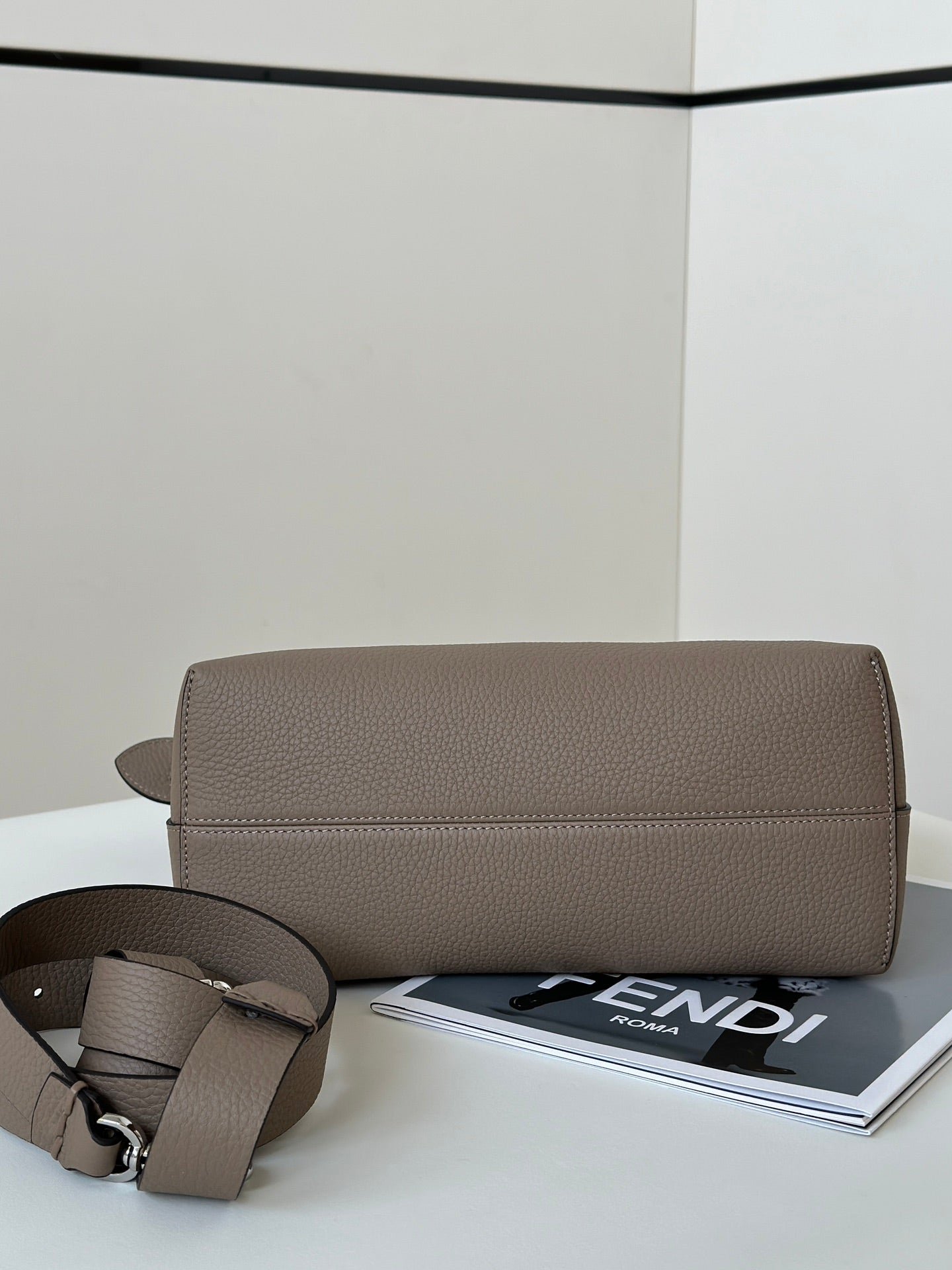 Fendi Selleria Large 29 Cedar Brown Calfskin Bag - Image 8