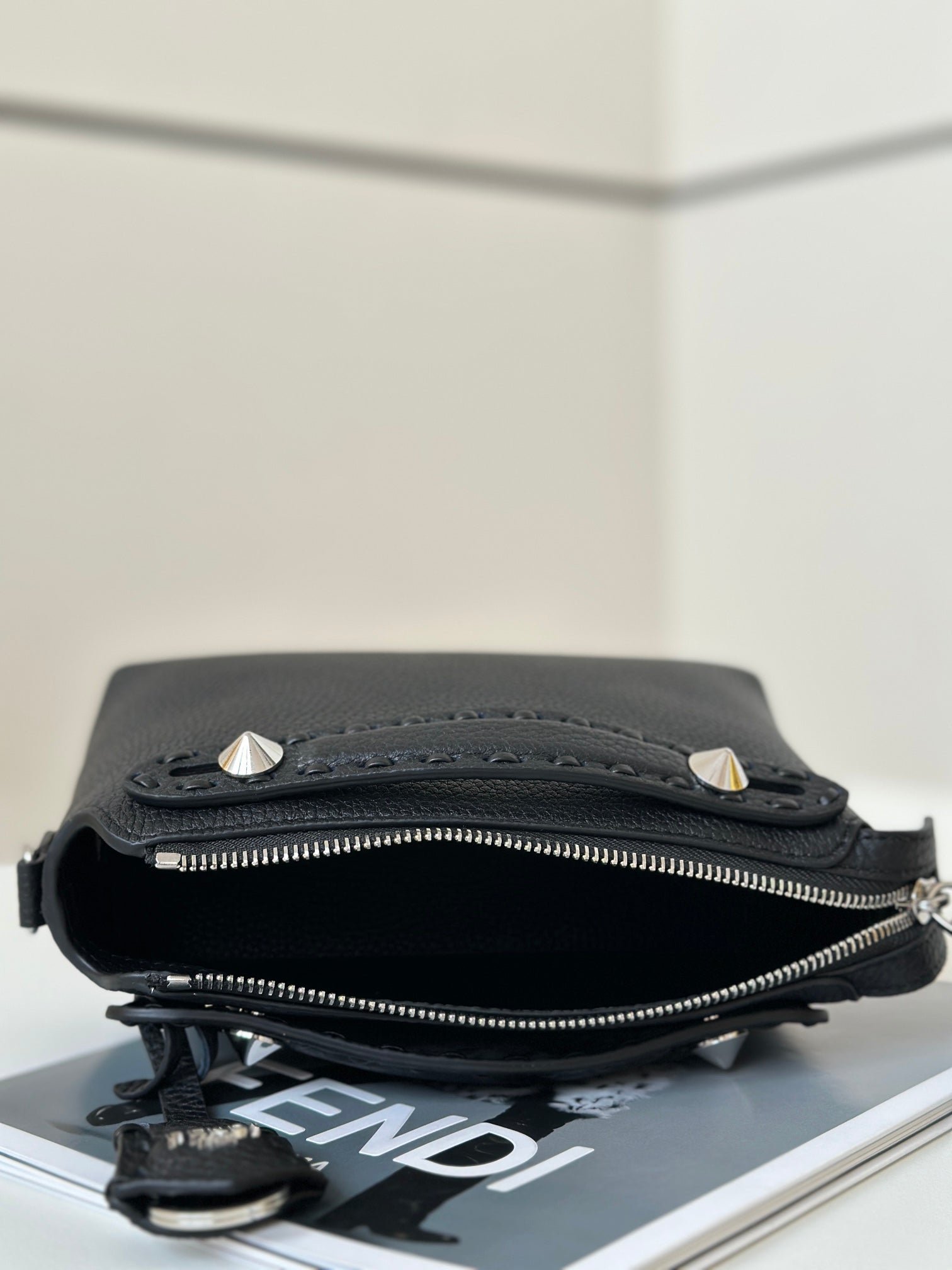 Fendi Selleria Small 20 Black Calfskin Bag - Image 4