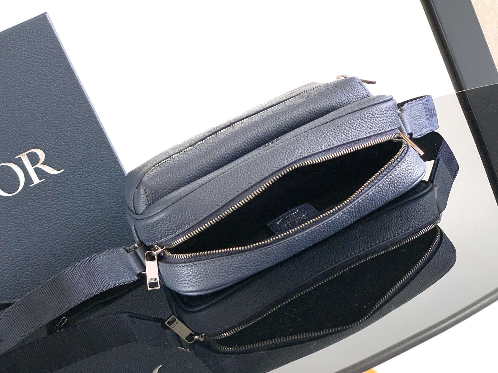 Dior Rider 2.0 Series Navy Cowhide Crossbody Bag - Image 3