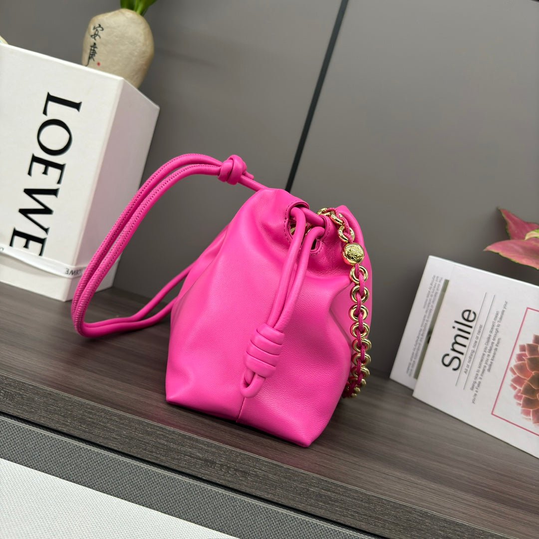 LOE MEDIUM 30 FLAMENCO PURSE BUCKET IN FUSICA PINK LAMBSKIN - Image 9