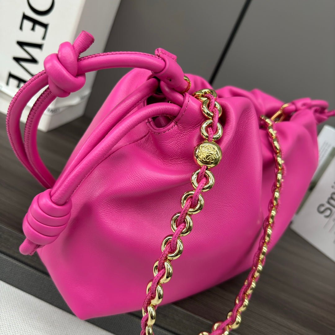LOE MEDIUM 30 FLAMENCO PURSE BUCKET IN FUSICA PINK LAMBSKIN - Image 3