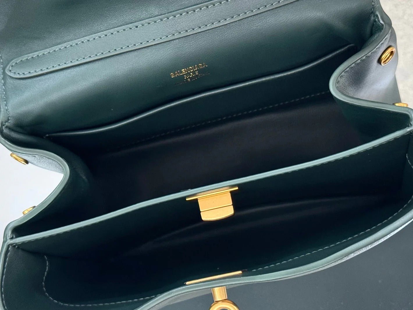 Alternative view of Balenciaga Rodeo Large 40cm Dark Green