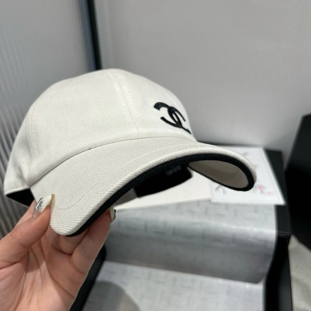 BASEBALL HAT IN WHITE WITH WHITE TRIM 673994 - Image 6