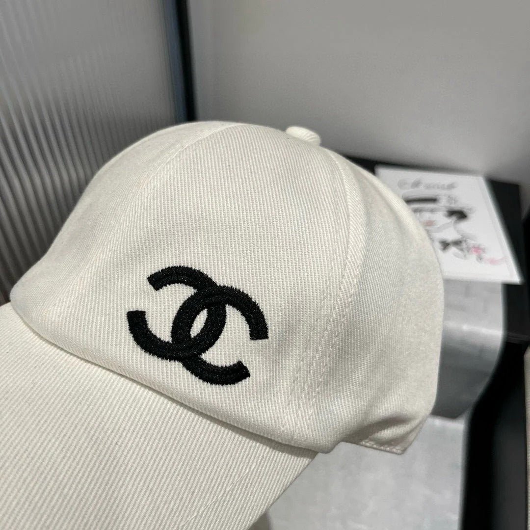 BASEBALL HAT IN WHITE WITH WHITE TRIM 673994 - Image 4