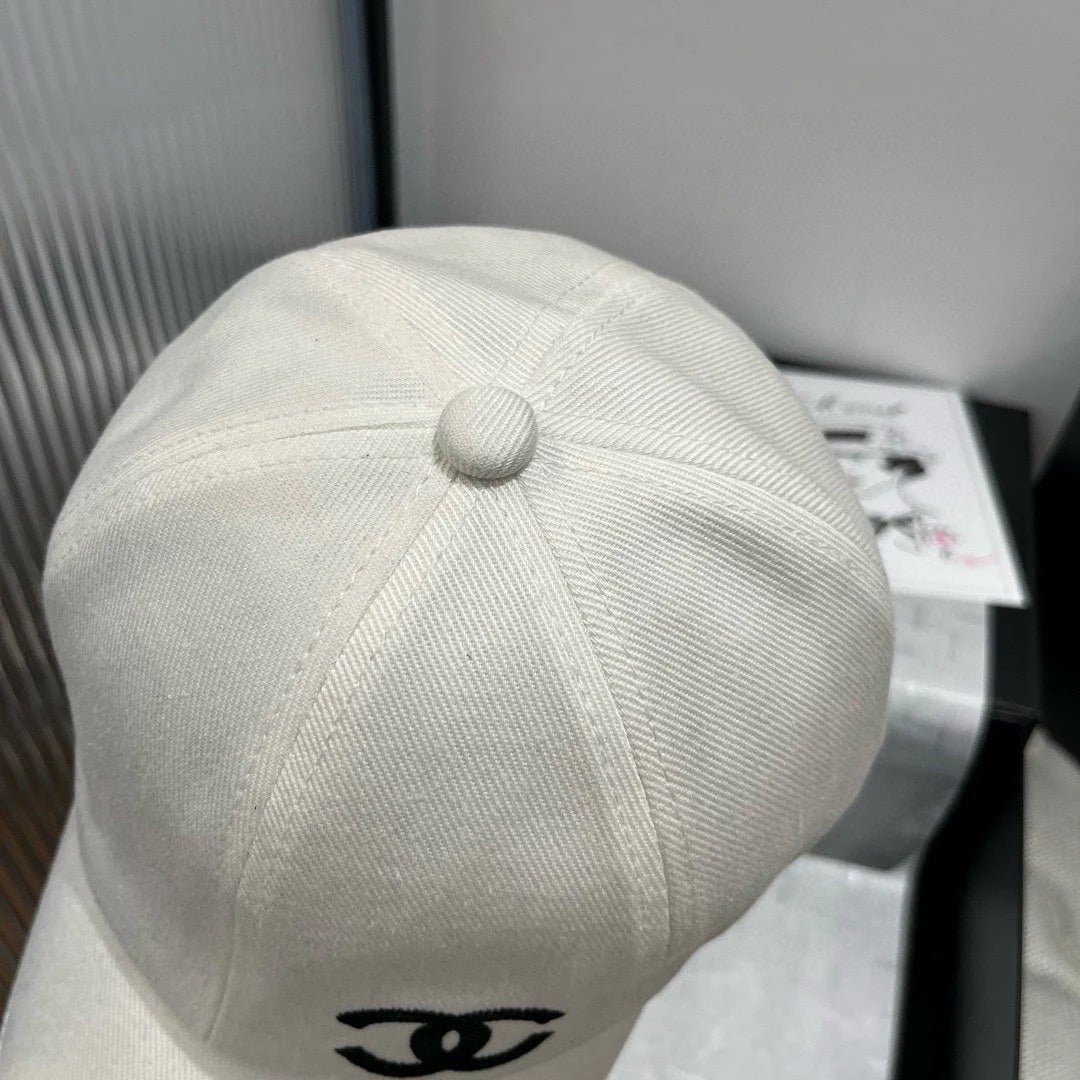 BASEBALL HAT IN WHITE WITH WHITE TRIM 673994 - Image 3