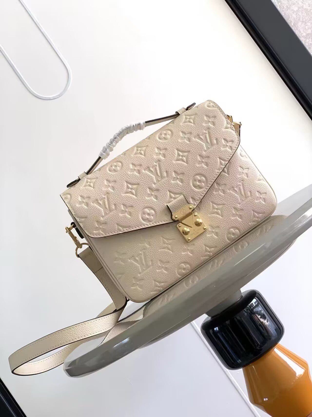 Alternative view of Louis Vuitton Pochette Métis Grey
