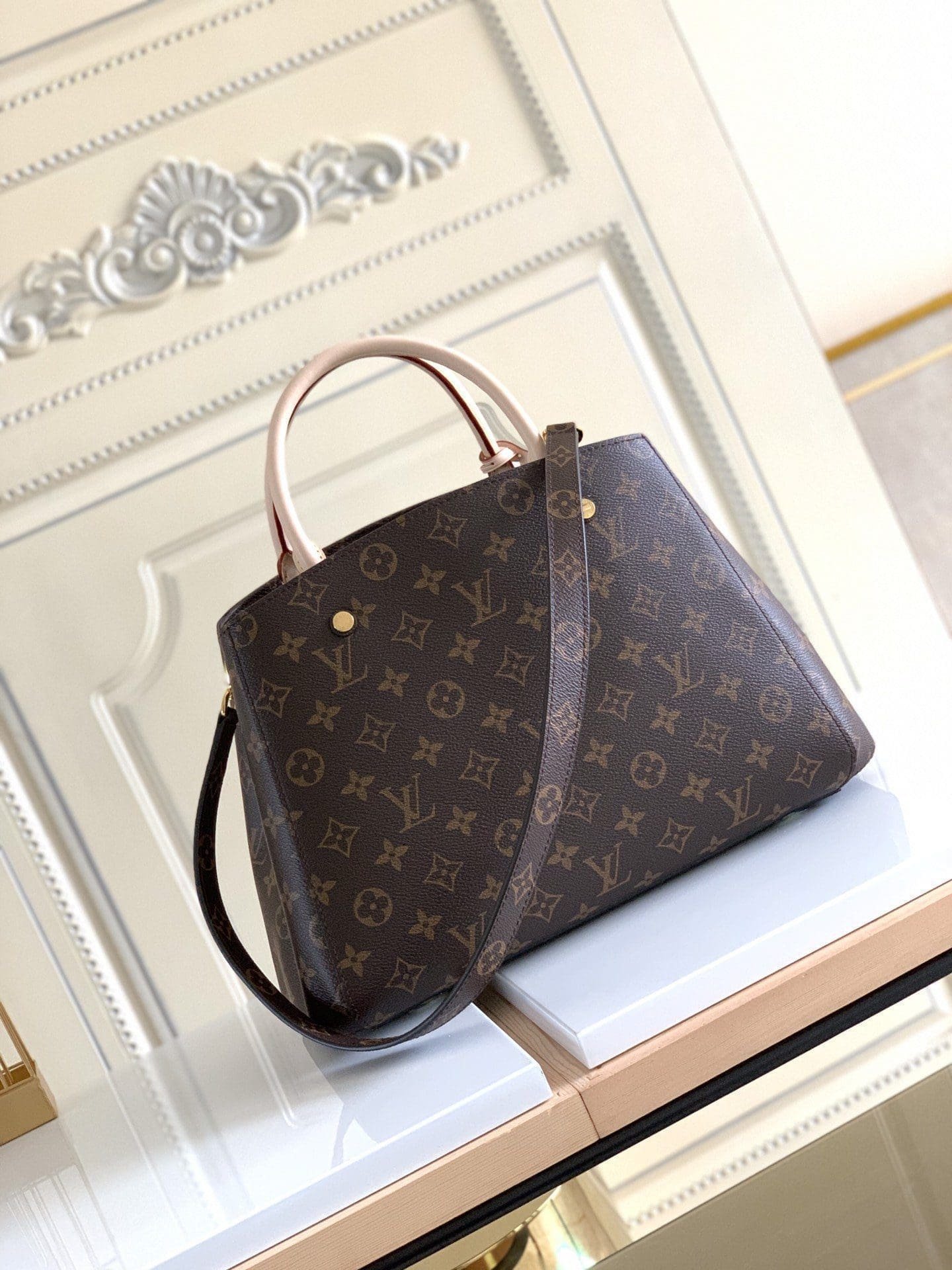 Louis Vuitton Montaigne MM Monogram - Image 4