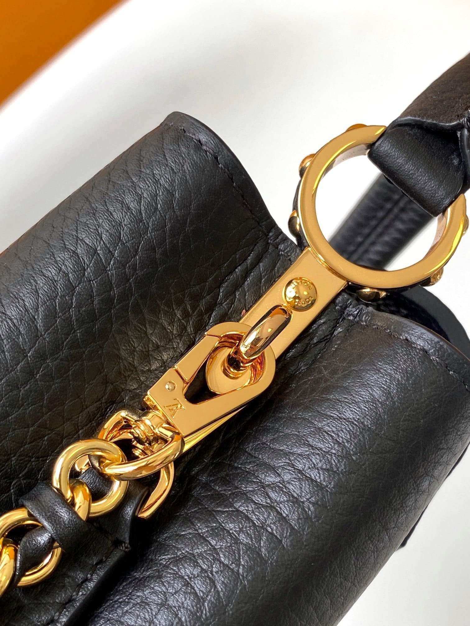 Louis Vuitton Capucines BB Taurillon - Image 10