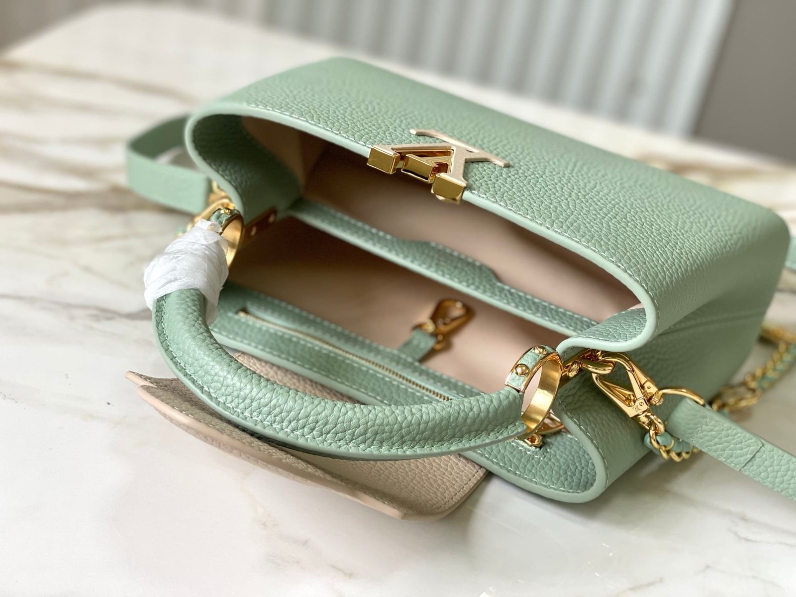 Louis Vuitton Capucines BB Taurillon - Image 6
