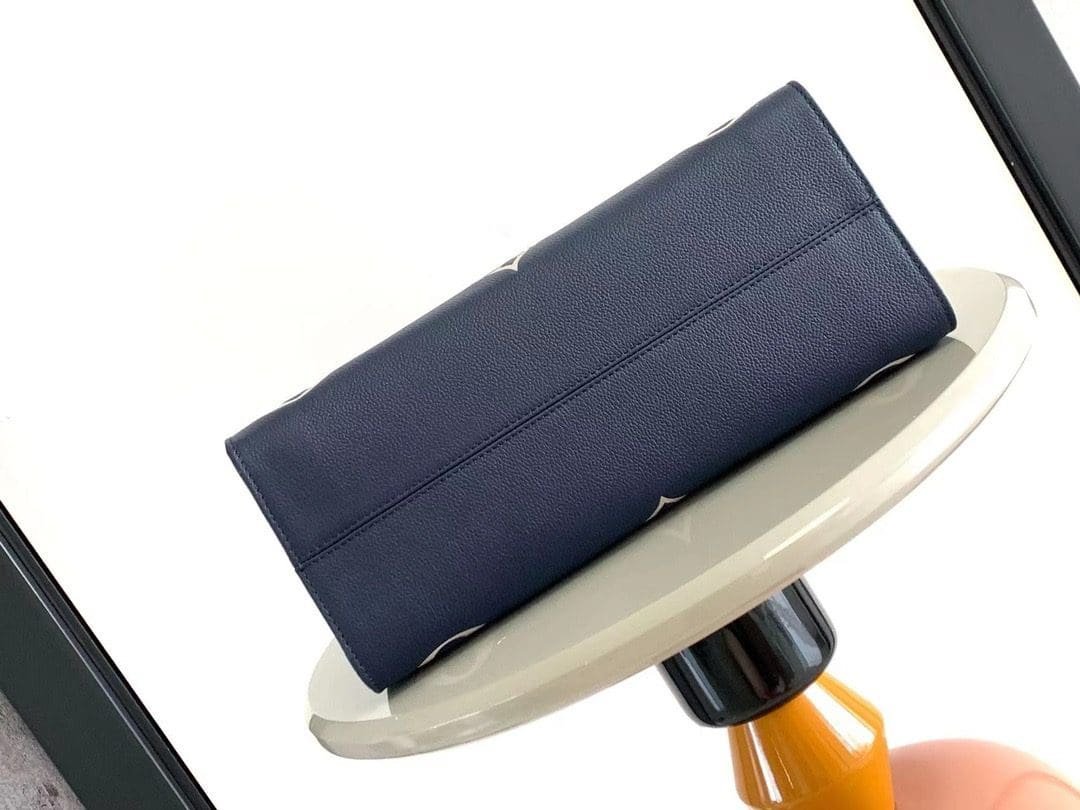 Louis Vuitton OnTheGo MM Nautical Bicolor - Image 4