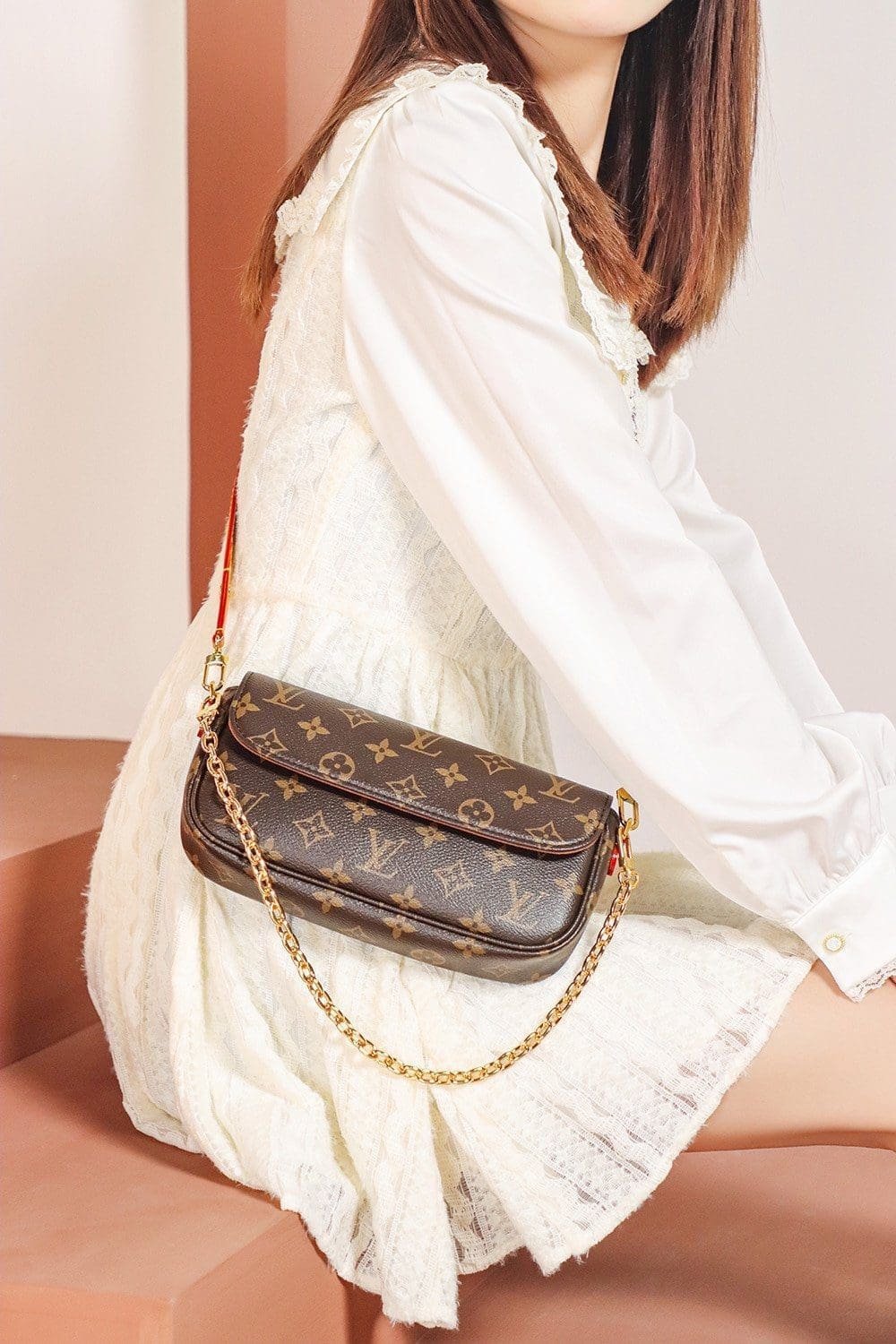 Louis Vuitton Ivy WOC Monogram Canvas - Image 15