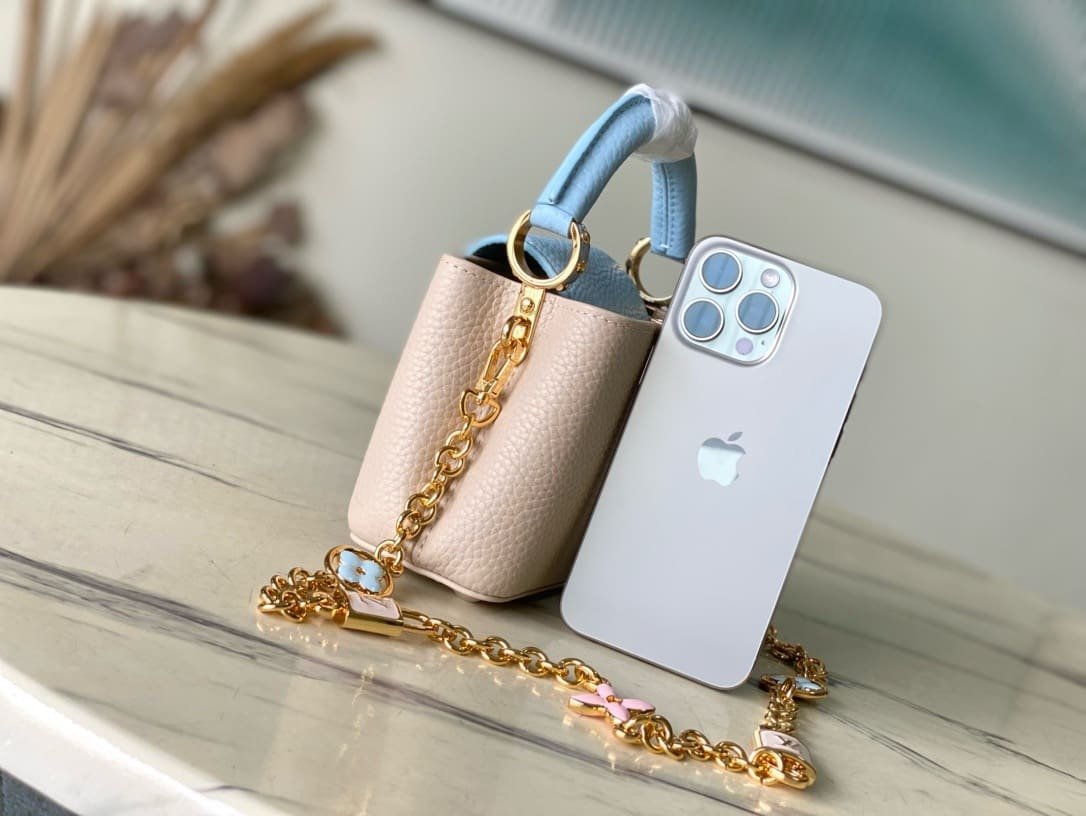 Louis Vuitton Capucines Nano Taurillon - Image 3