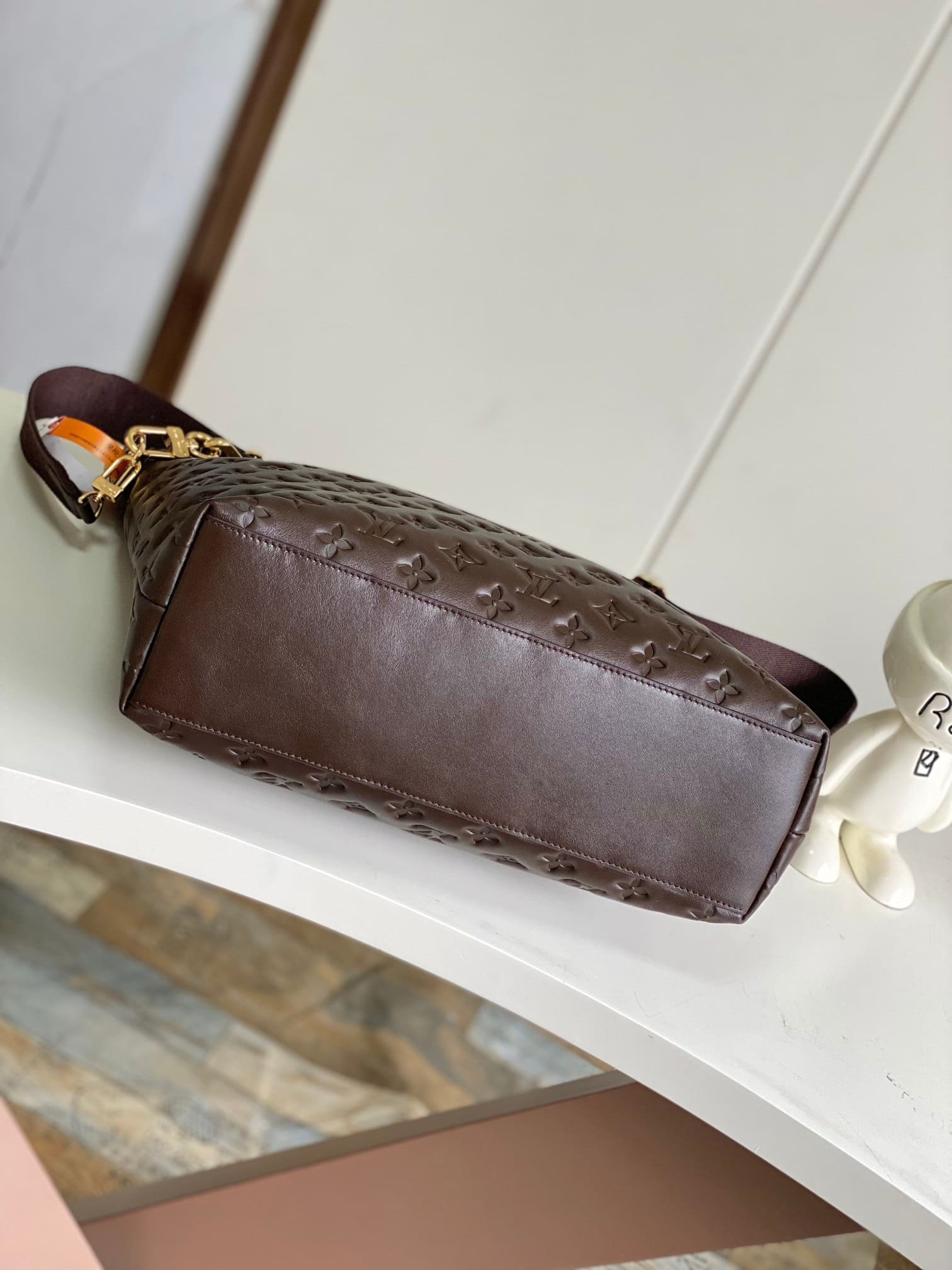 Louis Vuitton Coussin Hobo MM Chocolat - Image 5