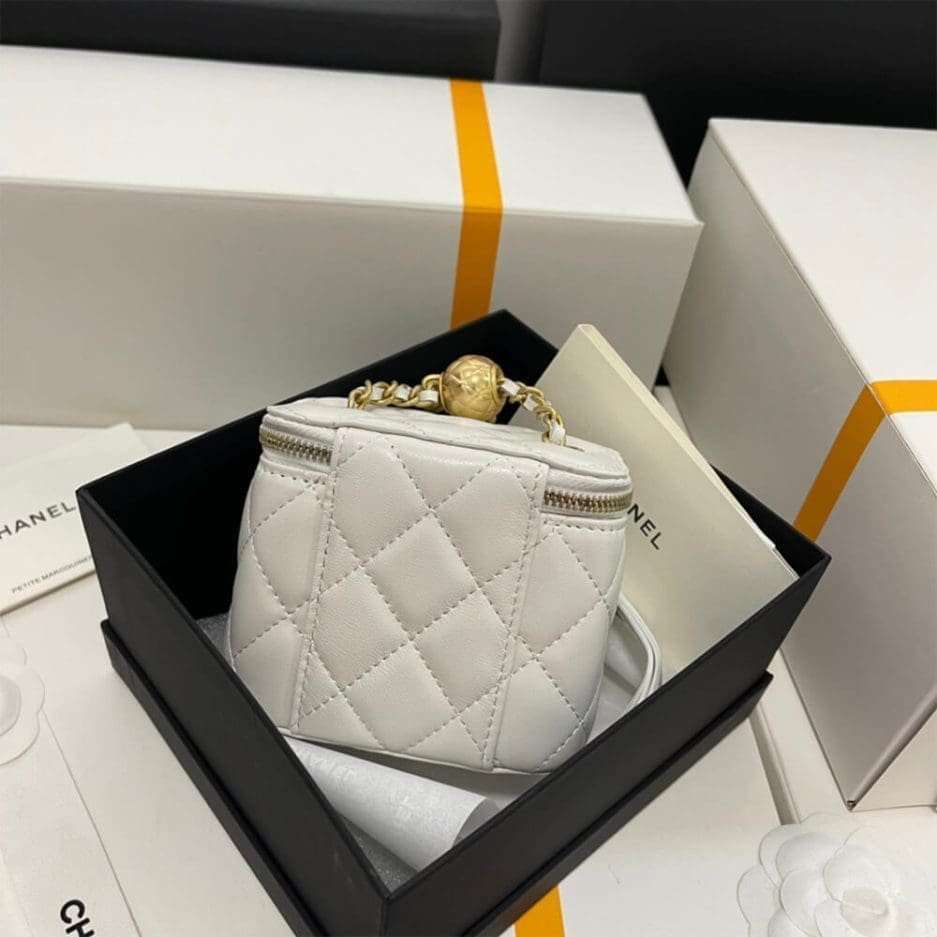 Chanel Vanity Lambskin Chain Bag (White Ball) - Image 7
