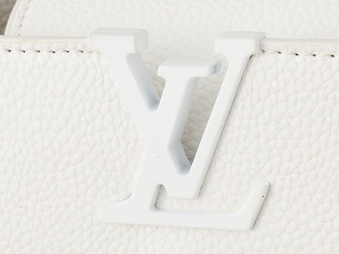 Louis Vuitton Capucines EW Mini Taurillon - Image 8