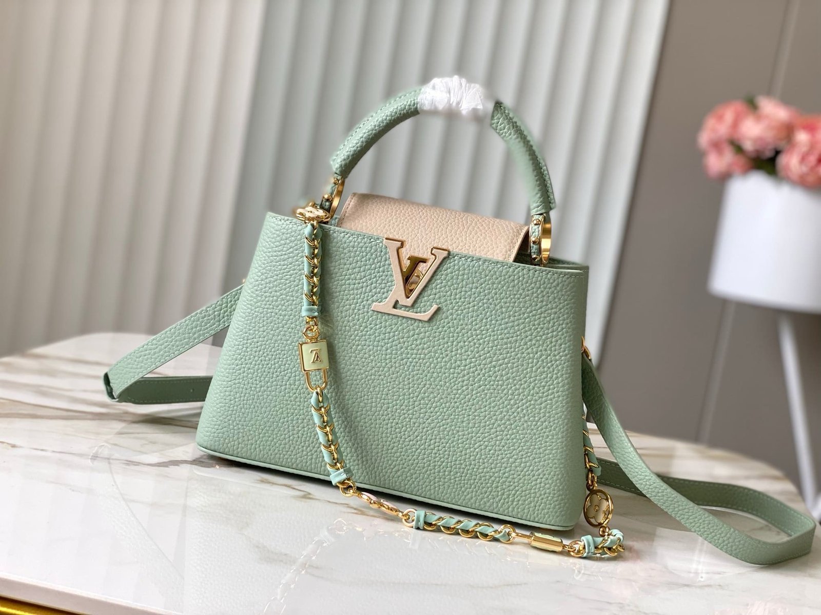 Alternative view of Louis Vuitton Capucines BB Taurillon