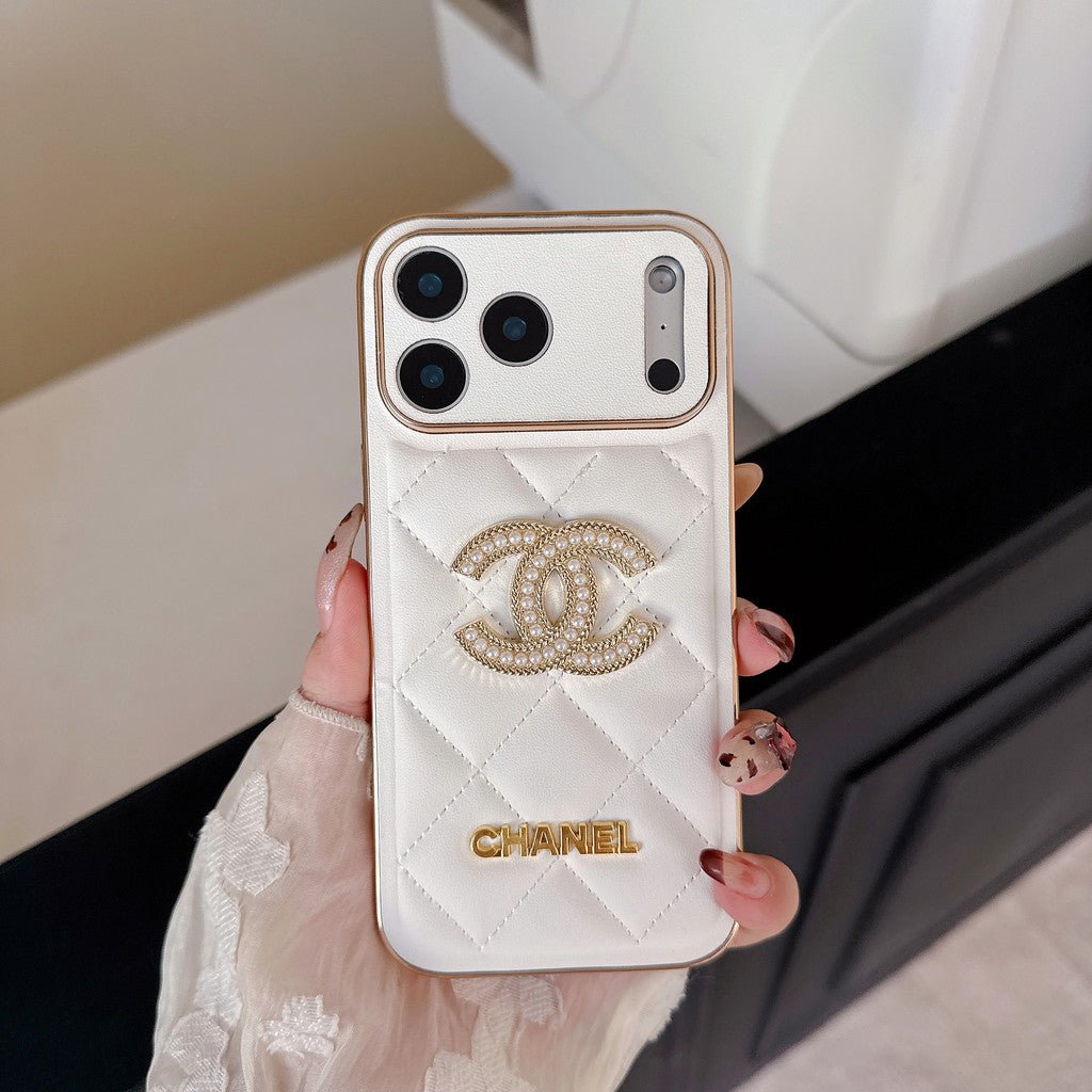 Chanel Pearl Quilted Leather Case - Image 4