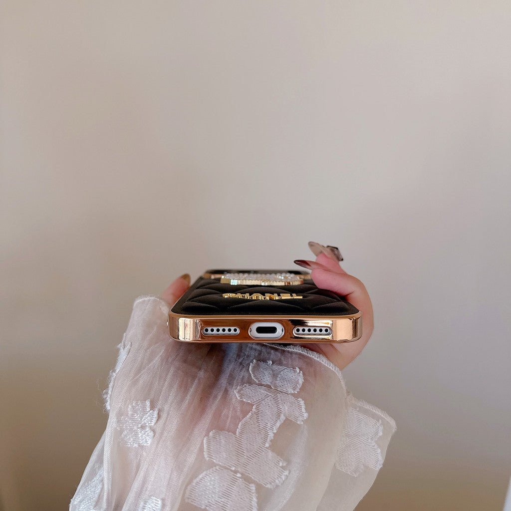 Chanel Pearl Quilted Leather Case - Image 6