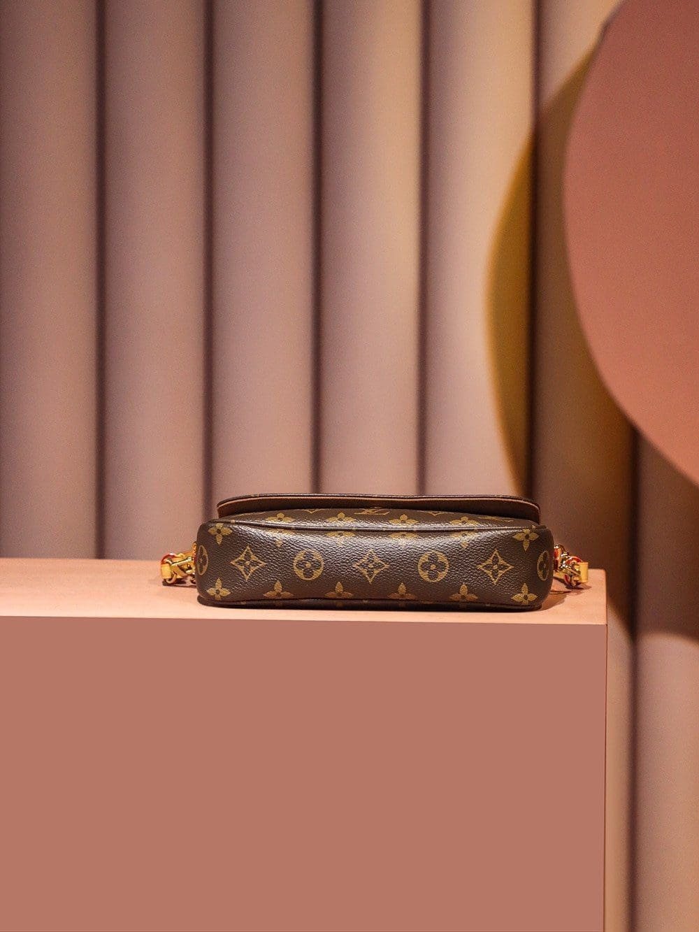 Louis Vuitton Ivy WOC Monogram Canvas - Image 7