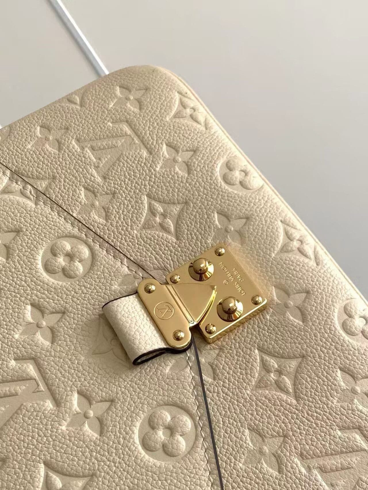 Louis Vuitton Pochette Métis Grey - Image 8
