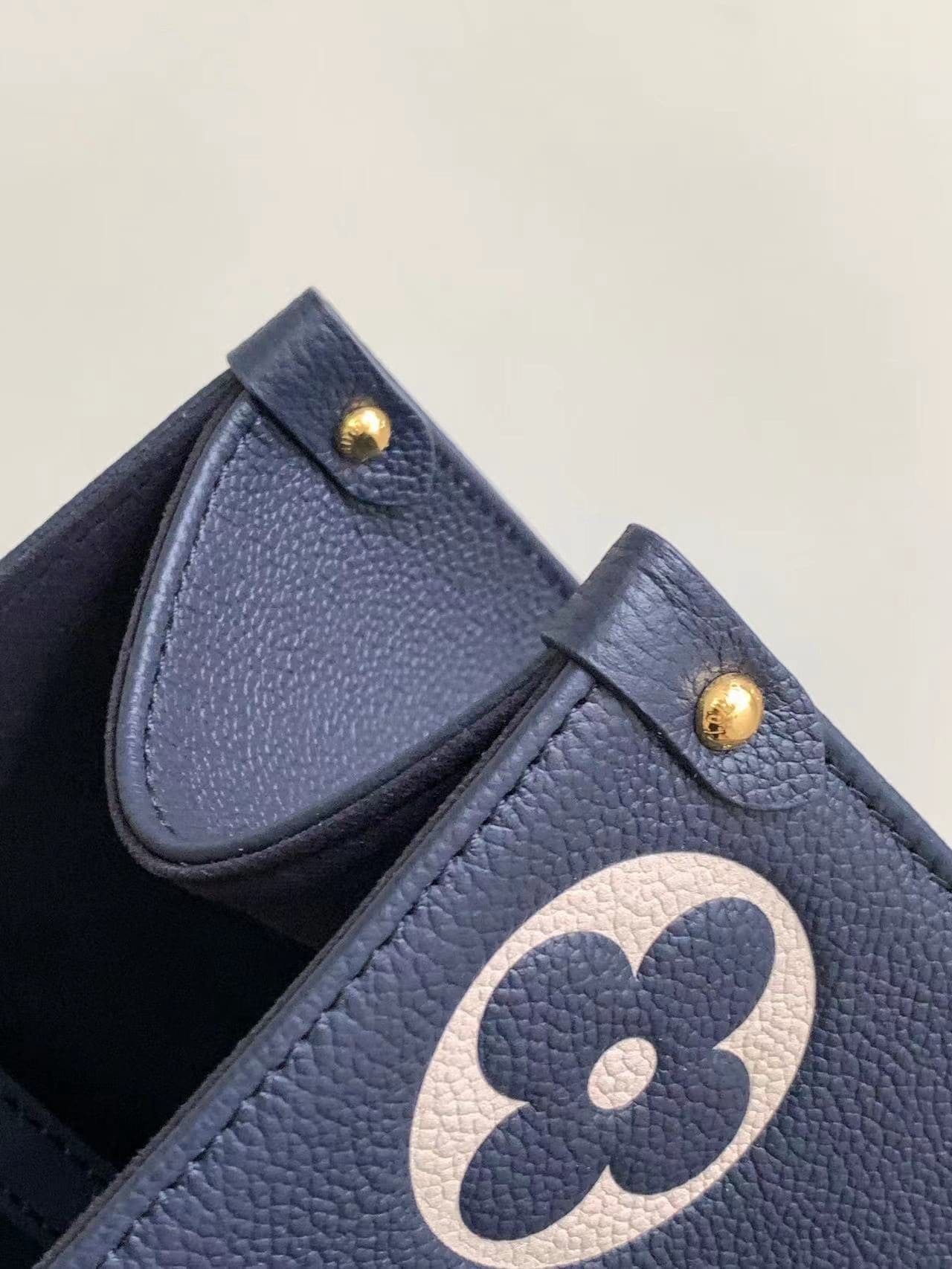 Louis Vuitton OnTheGo MM Nautical Bicolor - Image 7