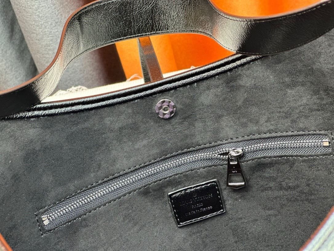 Louis Vuitton CarryAll Dark MM Lambskin - Image 10