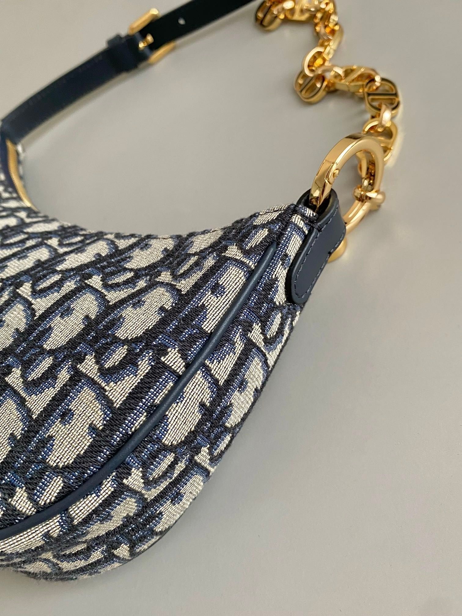 Dior Lounge Blue Oblique Jacquard Hand Bag - Image 3