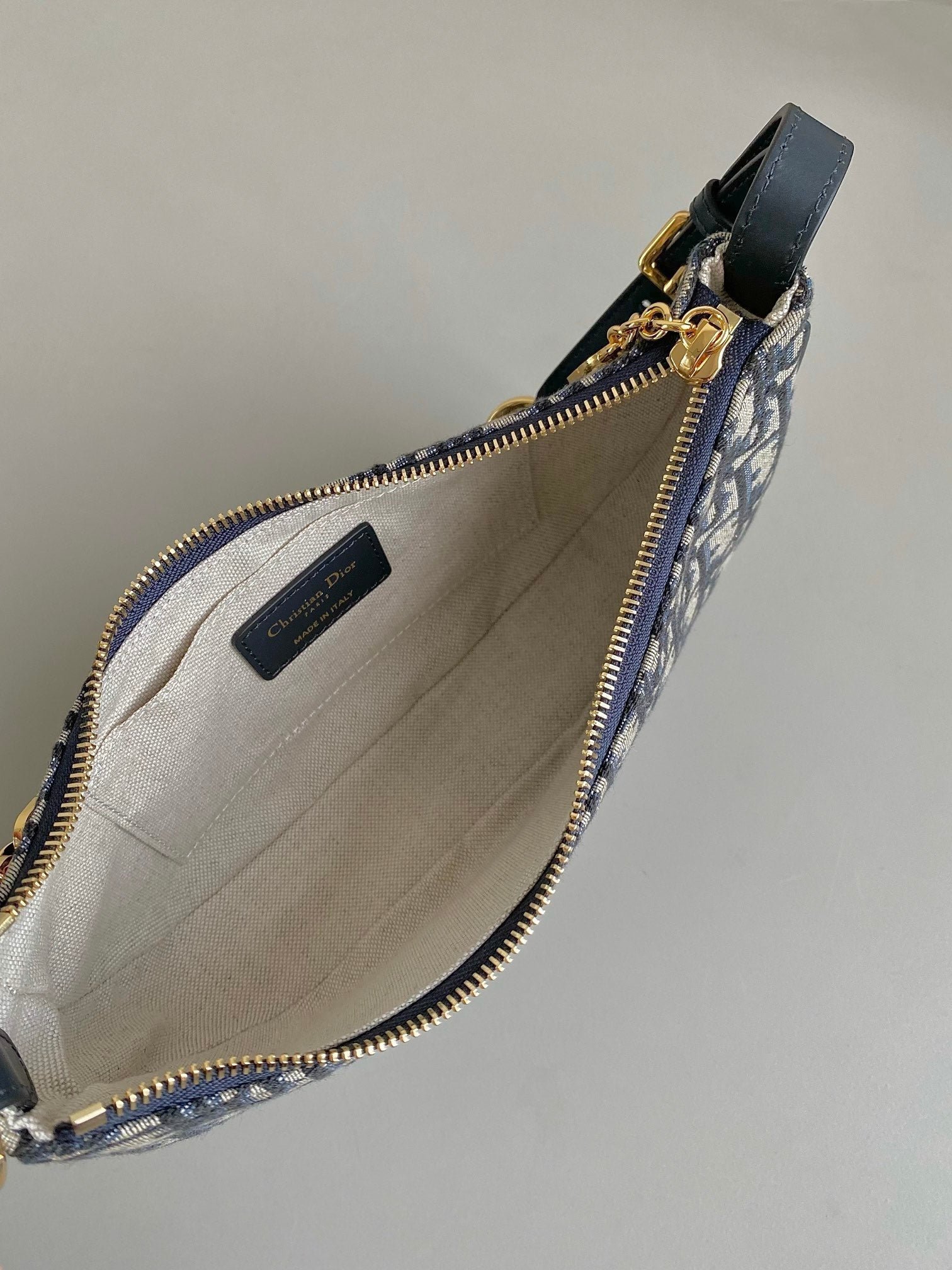 Dior Lounge Blue Oblique Jacquard Hand Bag - Image 6