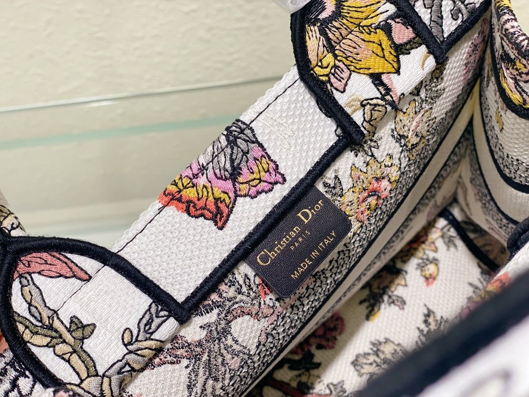 Dior Small Book Tote White Floral Embroidered Bag - Image 9