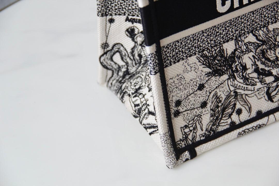 Dior Medium Book Tote 36cm White Embroidered Bag - Image 6