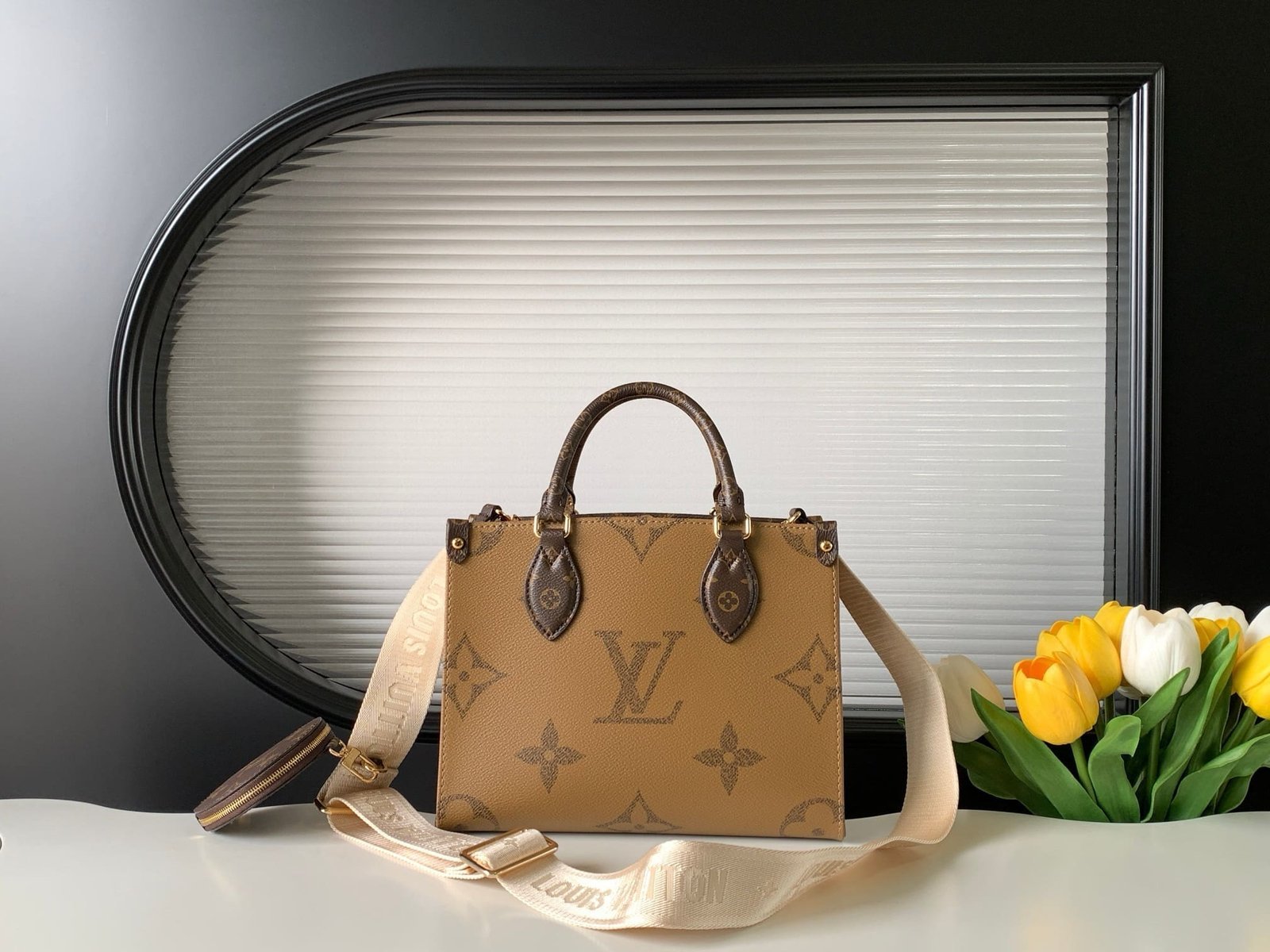 Louis Vuitton OnTheGo PM Reverse - Image 4