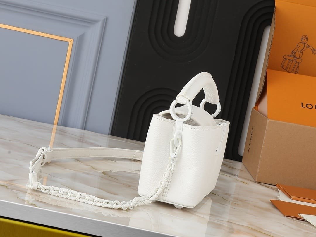 Louis Vuitton Capucines EW Mini Taurillon - Image 5