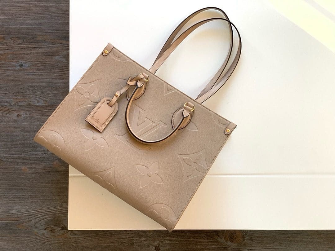Louis Vuitton OnTheGo MM Tourterelle - Image 3