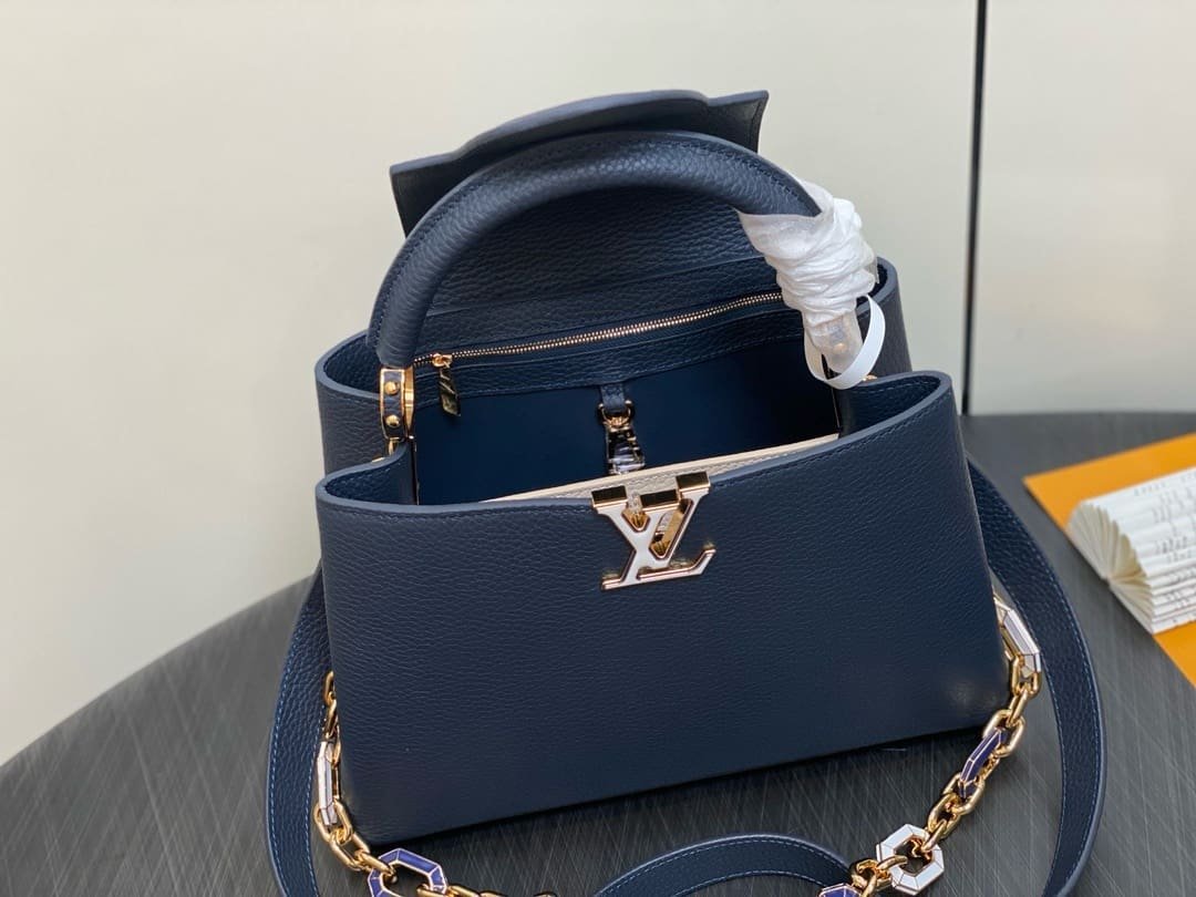Louis Vuitton Capucines BB Taurillon - Image 6